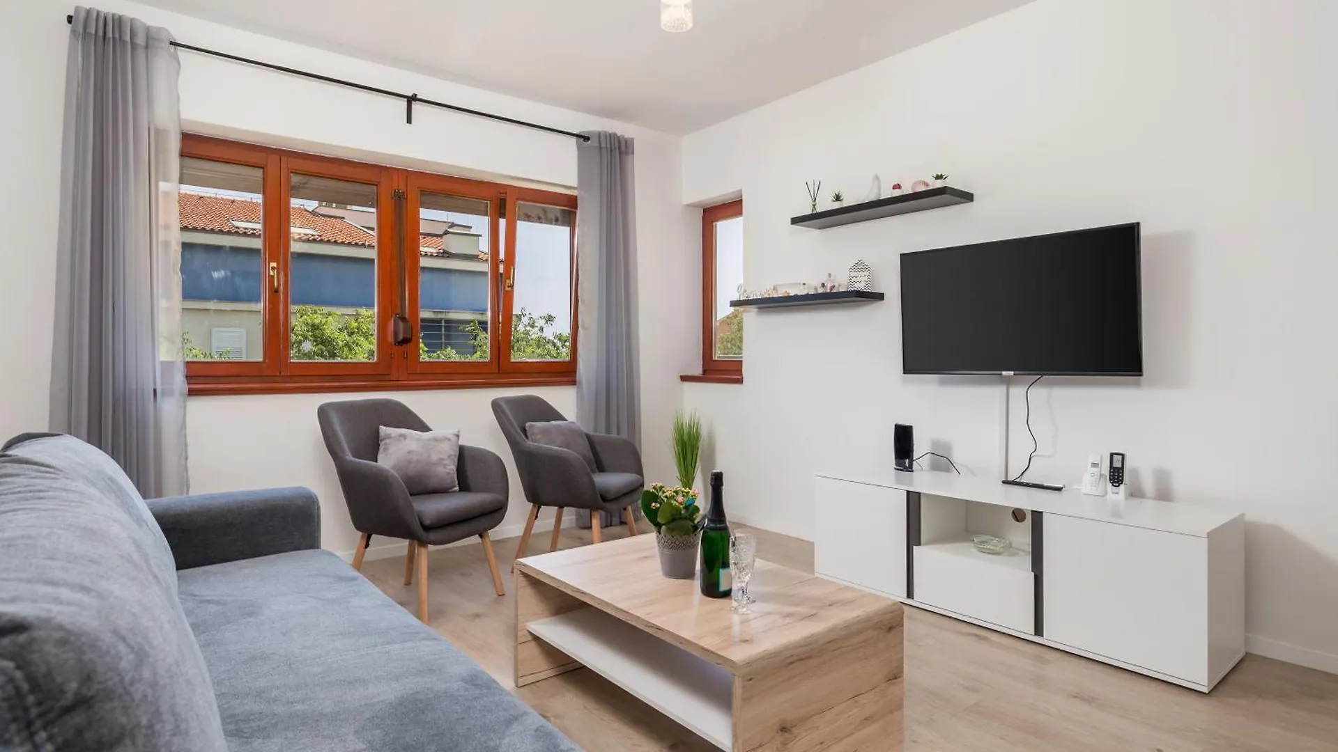 Apartment Kety Krk Town 0*,