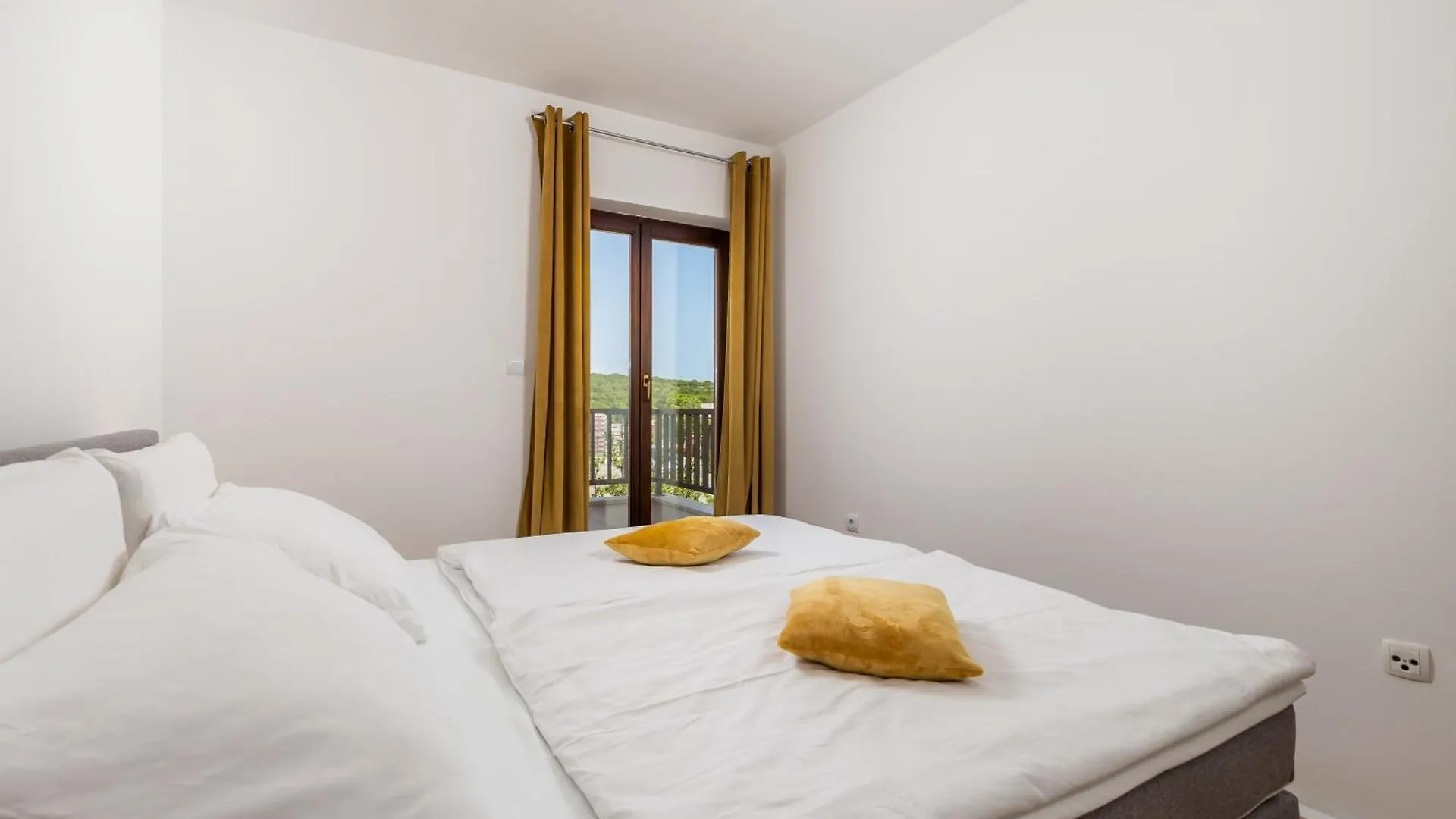 Apartment Kety Krk Town